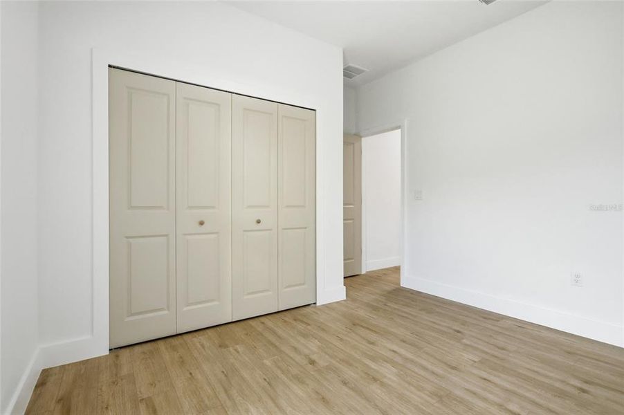 Spacious, unfurnished interior of a new home in , Orlando (Image 17).