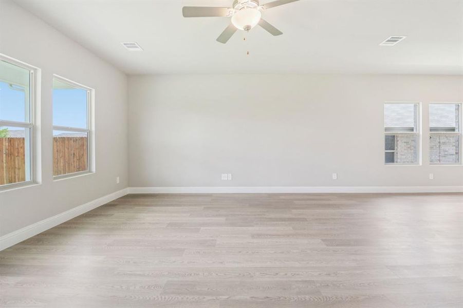 Photo is not of the actual home, but is an inspirational photo of builder’s model home and may depict options, furnishings, and/or decorator features that are not included. Photo is not of the actual home, but is an inspirational photo of builder’s model home and may depict options, furnishings, and/or decorator features that are not included.