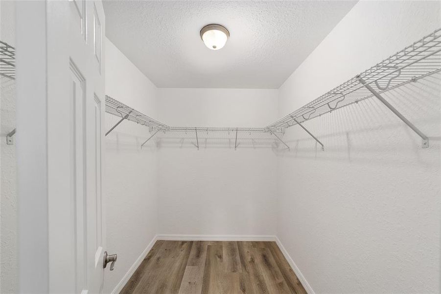 Spacious, unfurnished interior of a new home in , Citrus Springs (Image 13).