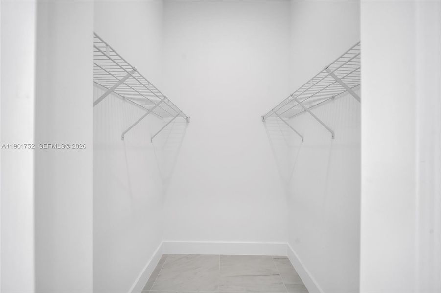 Spacious, unfurnished interior of a new home in , Lehigh Acres (Image 21).