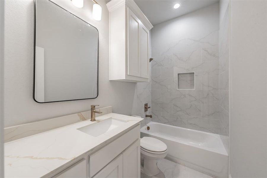 Furnished interior view inside a new home in , Fort Worth (Image 10).
