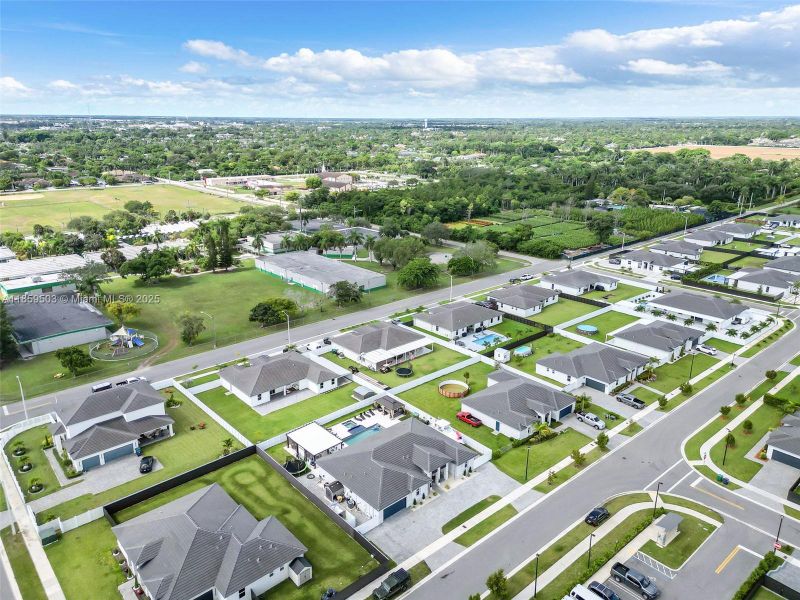 Image 43 of a home in . Image 43 of a home in .