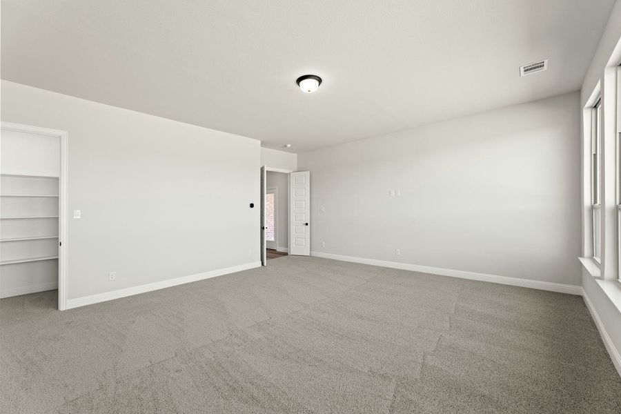 Spacious, unfurnished interior of a new home in Berkshire Estates, Mesquite (Image 23).