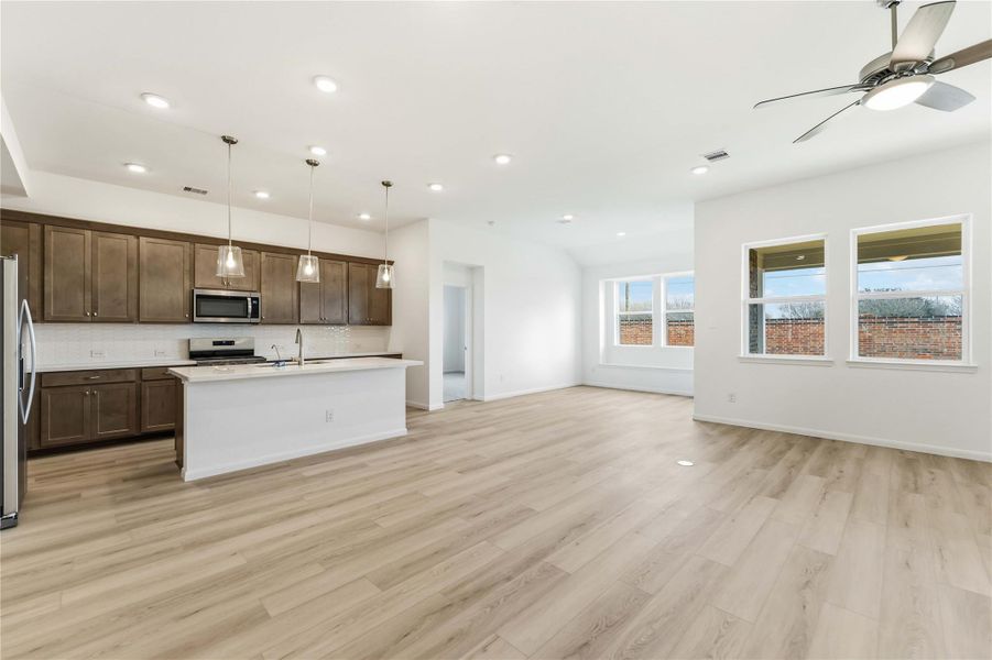 Image 43 of a home in Sunterra.