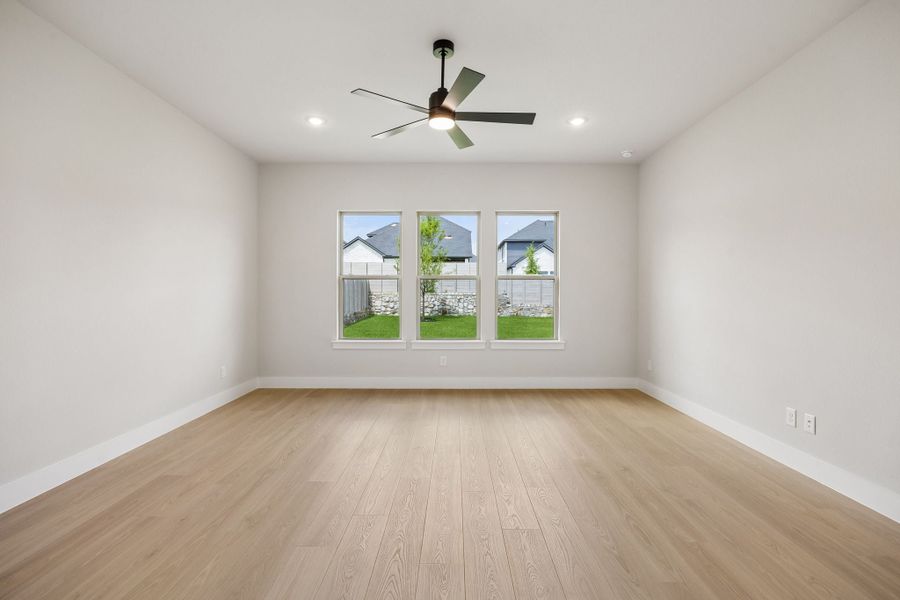 Spacious, unfurnished interior of a new home in Painted Tree Lakeside, McKinney (Image 34).