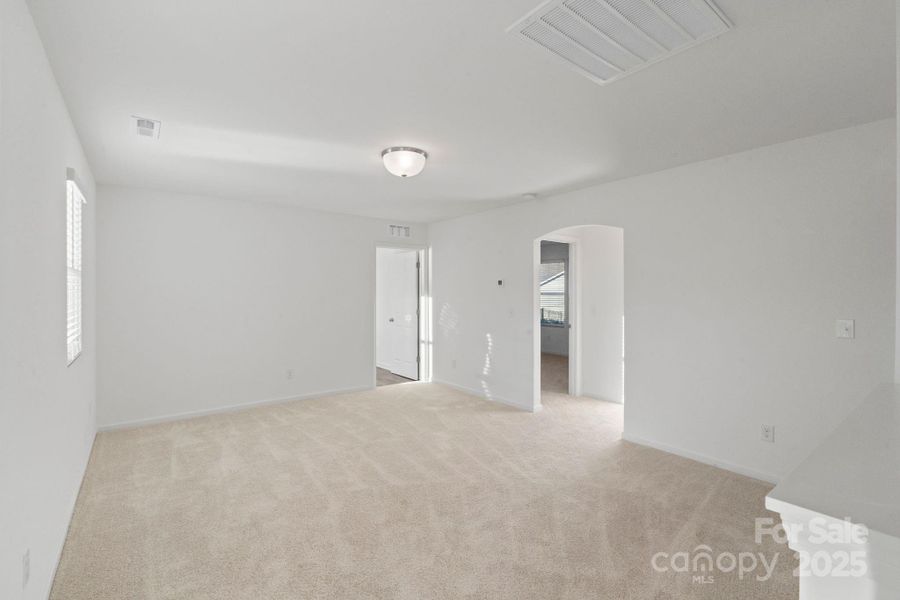 Spacious, unfurnished interior of a new home in , Lancaster (Image 18).