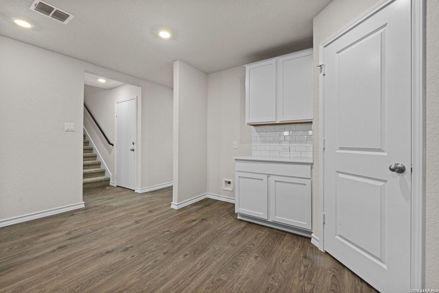 Spacious, unfurnished interior of a new home in Avenida, Converse (Image 20). Spacious, unfurnished interior of a new home in Avenida, Converse (Image 20).