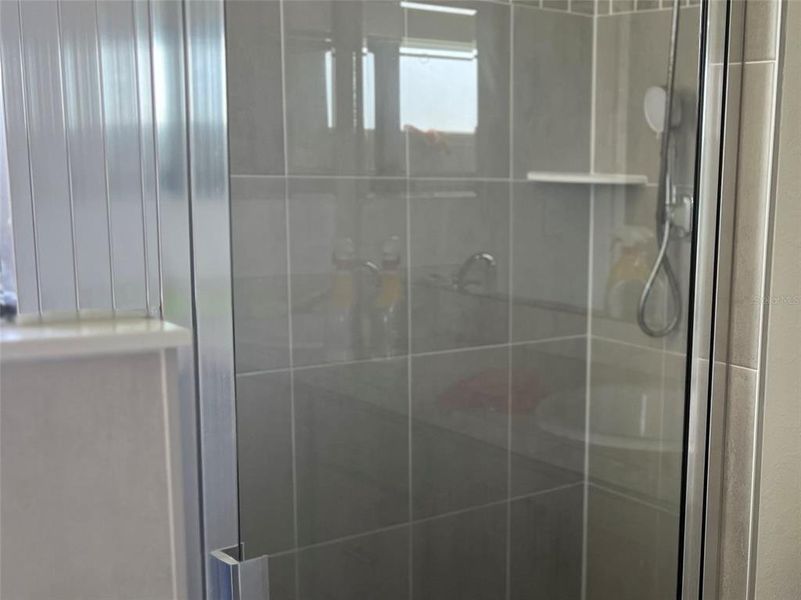 Master bed room shower