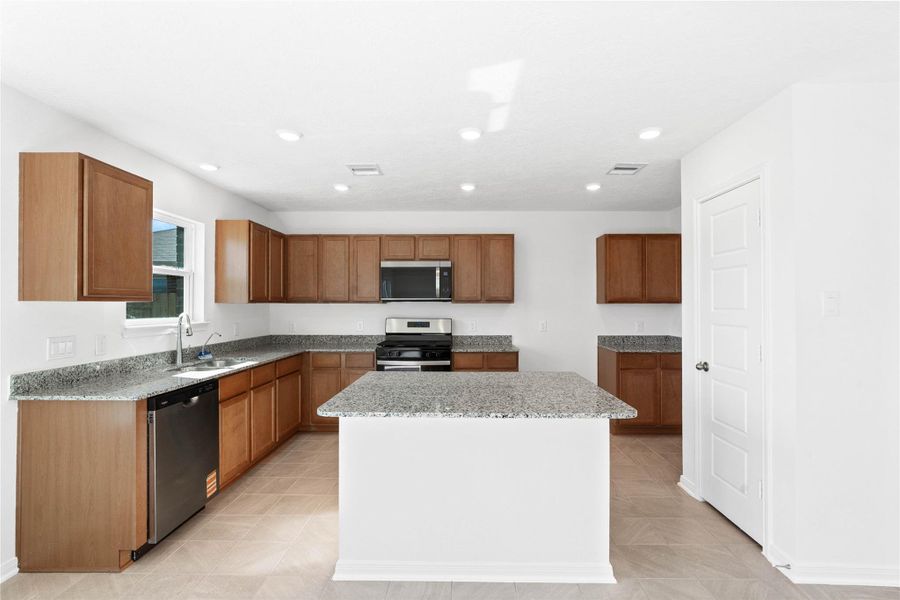 Furnished interior view inside a new home in Vida Costera, Texas City (Image 7).