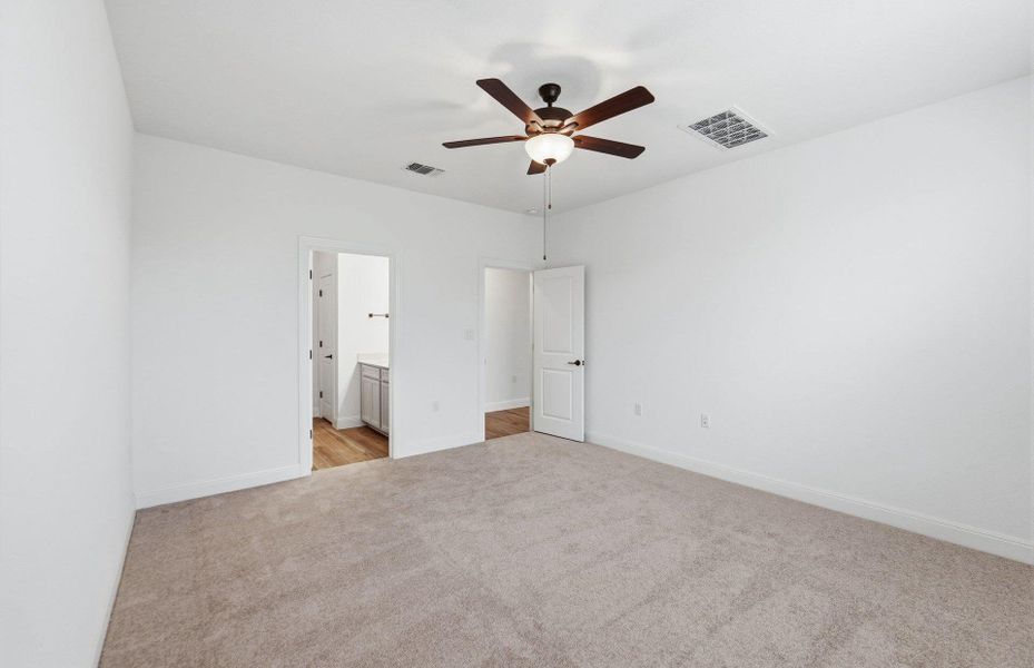 Spacious, unfurnished interior of a new home in Lagos, Manor (Image 12).