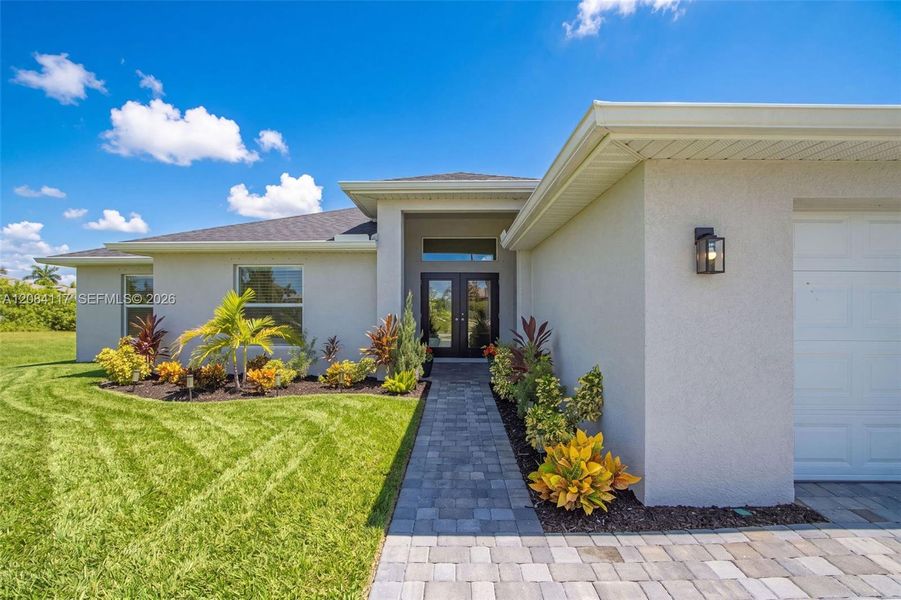 Exterior details and patio area of a home in , Cape Coral (Image 18).