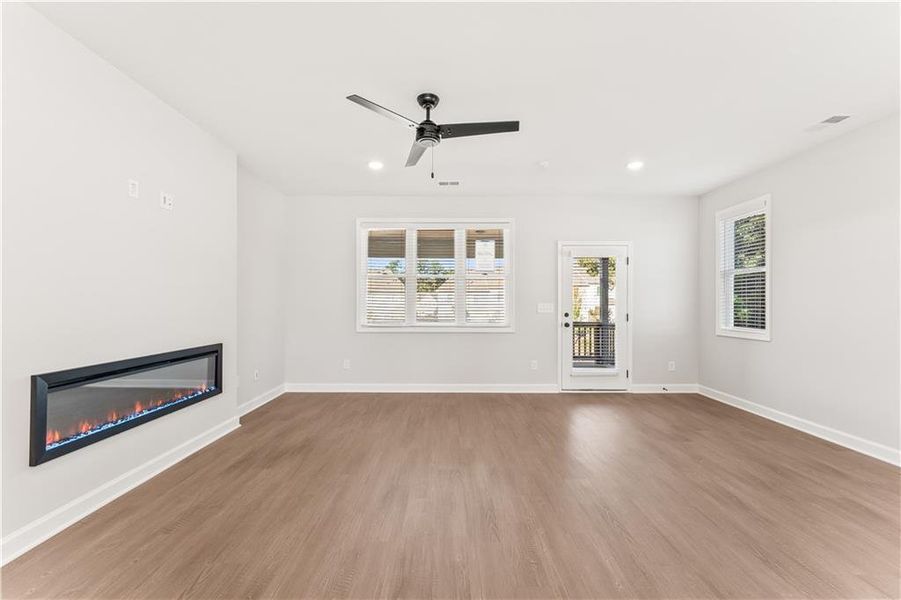 Spacious, unfurnished interior of a new home in East Park Village, Kennesaw (Image 30). Spacious, unfurnished interior of a new home in East Park Village, Kennesaw (Image 30).