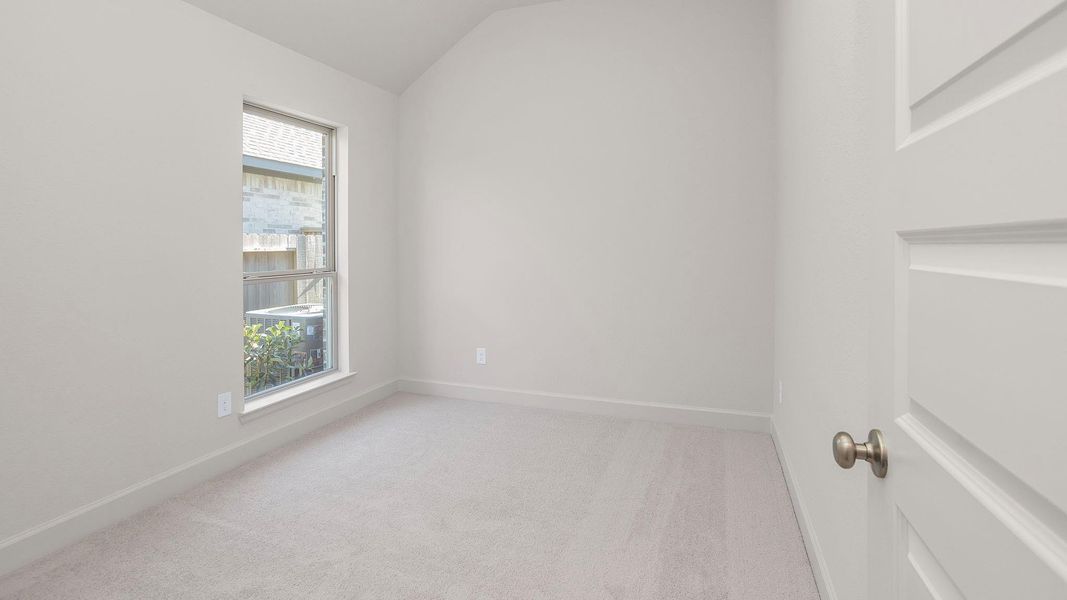 Spacious, unfurnished interior of a new home in Riceland 50', Mont Belvieu (Image 9).