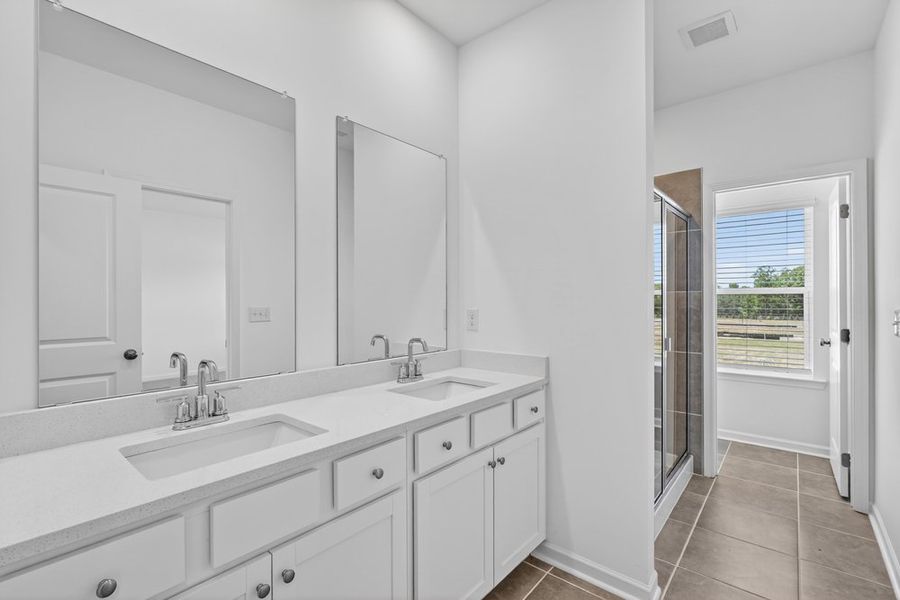 Furnished interior view inside a new home in Alder Creek, Cumming (Image 10).