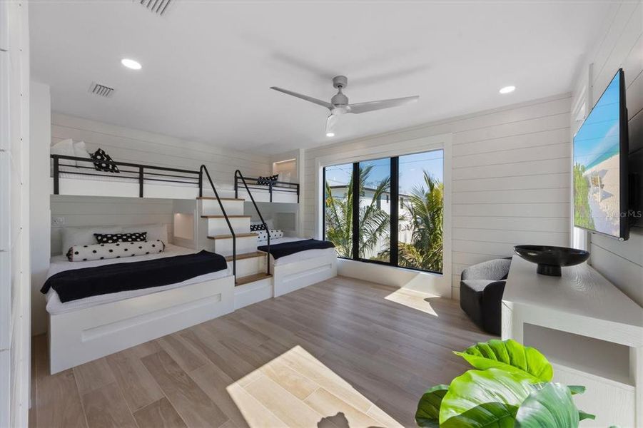 Furnished interior view inside a new home in , Sarasota (Image 37).