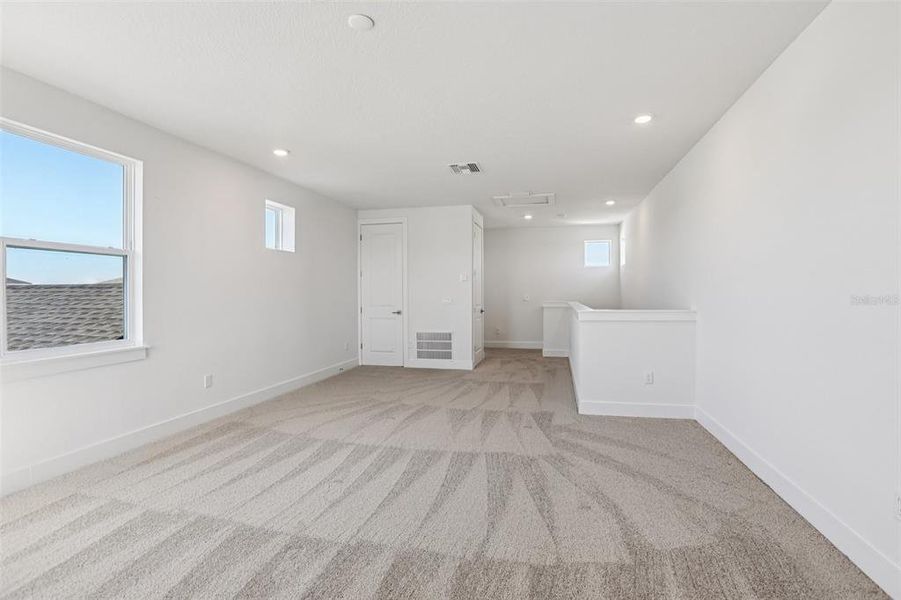 Spacious, unfurnished interior of a new home in Eagles Cove at Mirada, San Antonio (Image 36).