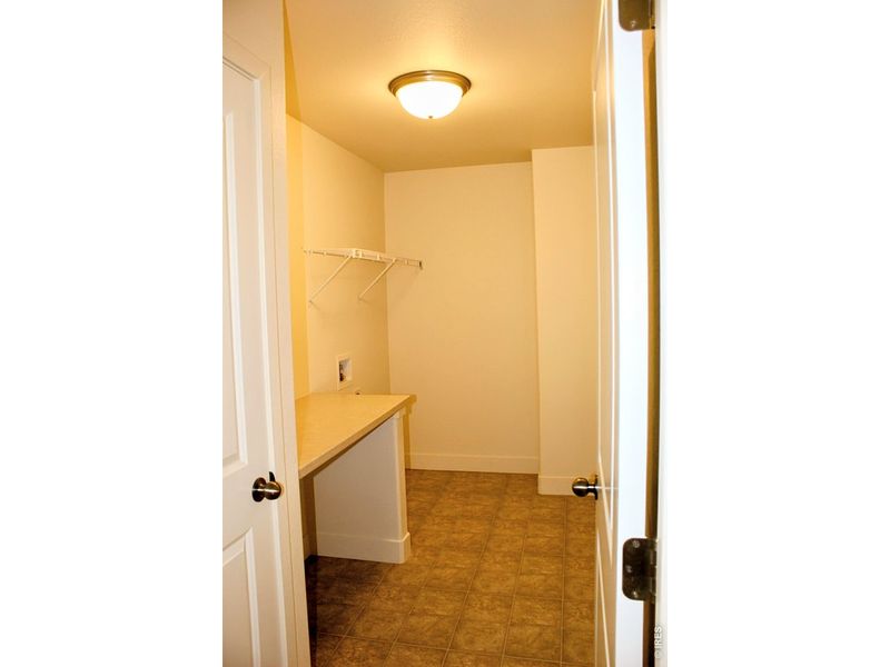 Spacious, unfurnished interior of a new home in , Johnstown (Image 20).