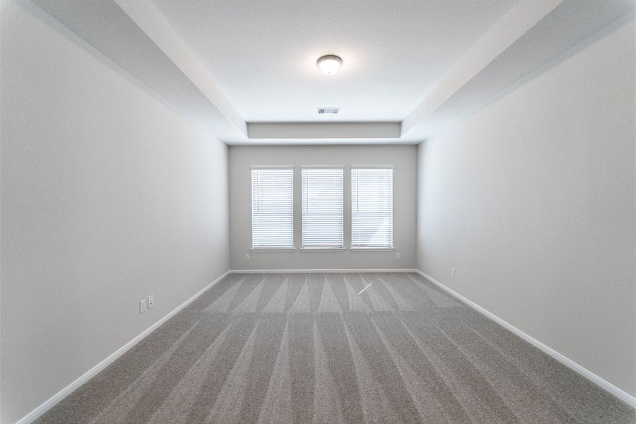 Spacious, unfurnished interior of a new home in Canterra Creek, Rosharon (Image 48).