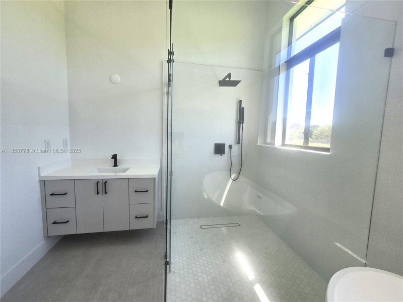 Furnished interior view inside a new home in , Homestead (Image 55).