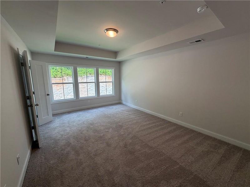 Spacious, unfurnished interior of a new home in , Marietta (Image 13).