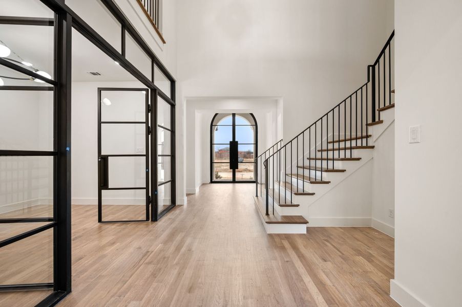 Spacious, unfurnished interior of a new home in Montclair, Prosper (Image 17).