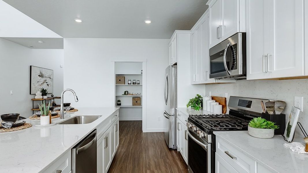 West Core P013 Maple Kitchen 4of5 F1