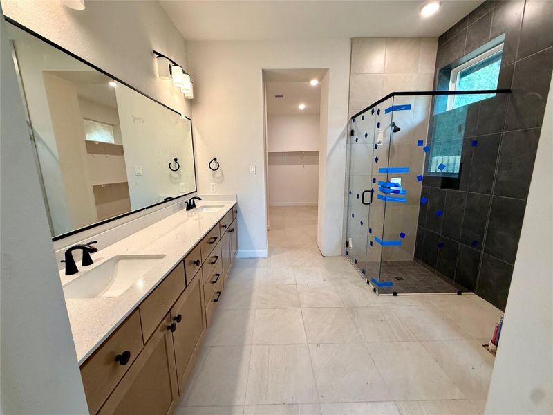 Large Master suite freestanding tub and separate shower! Large Master suite freestanding tub and separate shower!