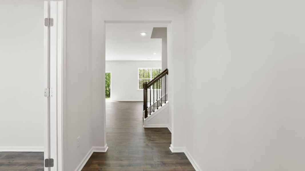 Spacious, unfurnished interior of a new home in Sage Grove, Lyman (Image 17).