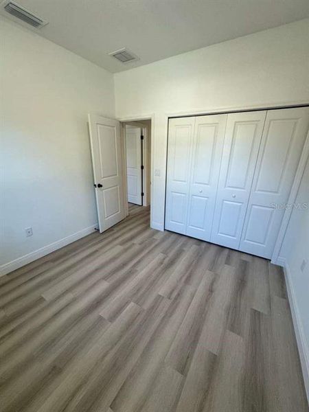 Spacious, unfurnished interior of a new home in , Citrus Springs (Image 22).