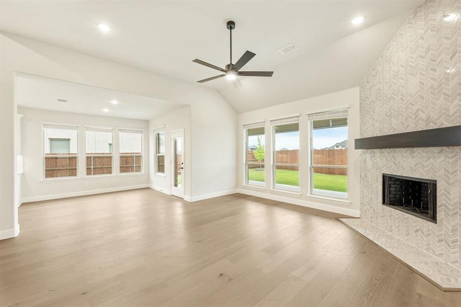 Spacious, unfurnished interior of a new home in The Retreat at North Grove 70-75, Waxahachie (Image 30). Spacious, unfurnished interior of a new home in The Retreat at North Grove 70-75, Waxahachie (Image 30).