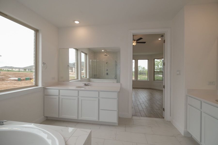 Owner's Bathroom Owner's Bathroom
