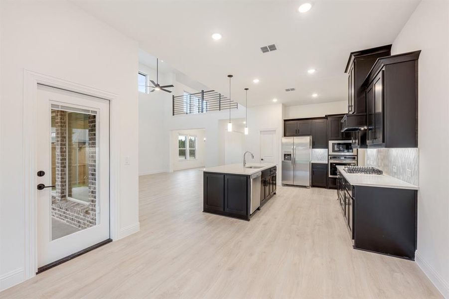 Furnished interior view inside a new home in Terracina, Rockwall (Image 8).