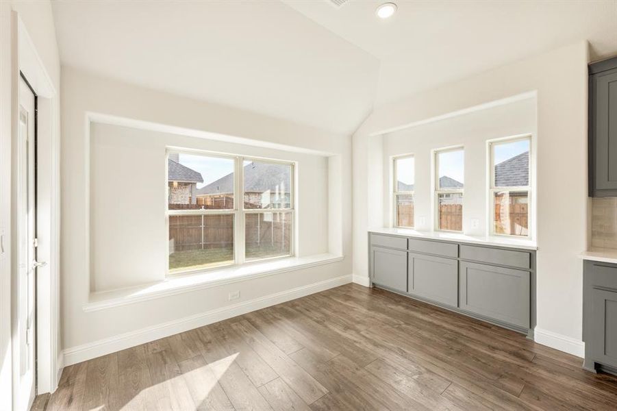 Spacious, unfurnished interior of a new home in Sunset Ridge, Alvarado (Image 25).