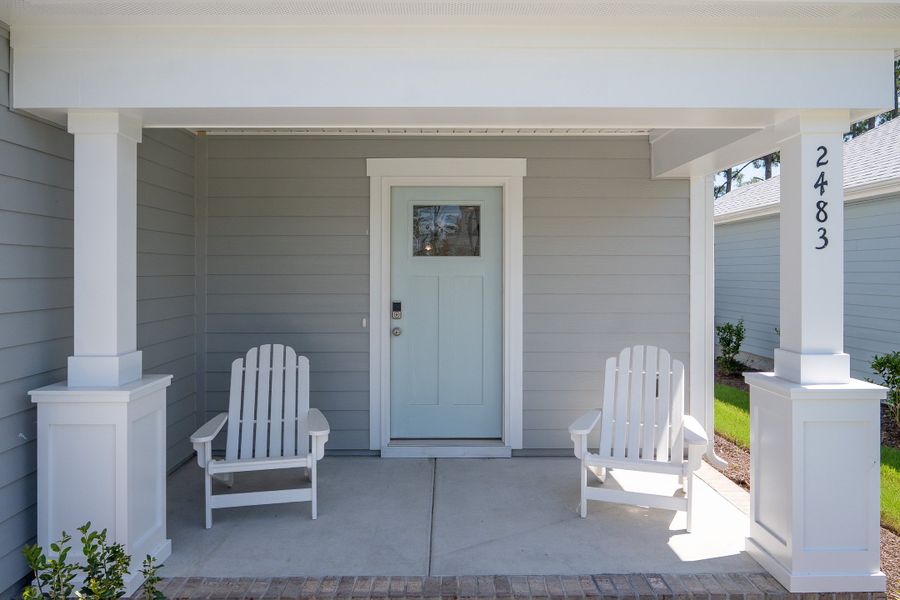 Representative exterior details of a home built from the Shoreline by Bill Clark Homes in Osprey Landing, Southport (Image 3).