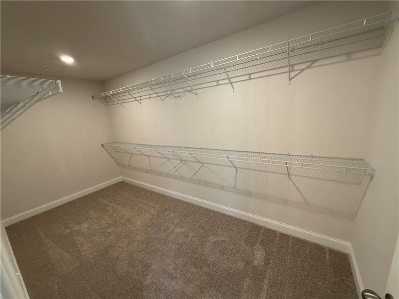 Spacious, unfurnished interior of a new home in , Marietta (Image 10).