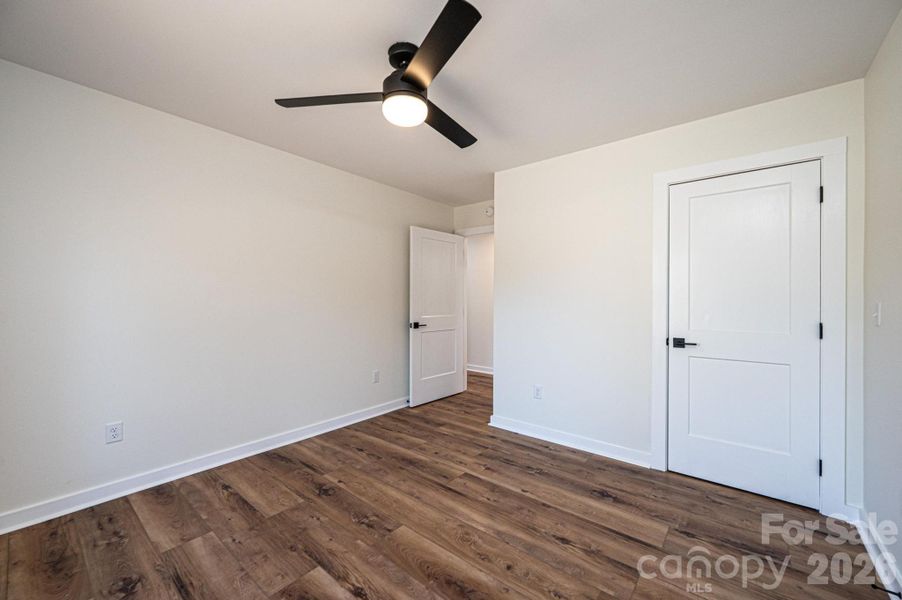 Spacious, unfurnished interior of a new home in , Lenoir (Image 37).