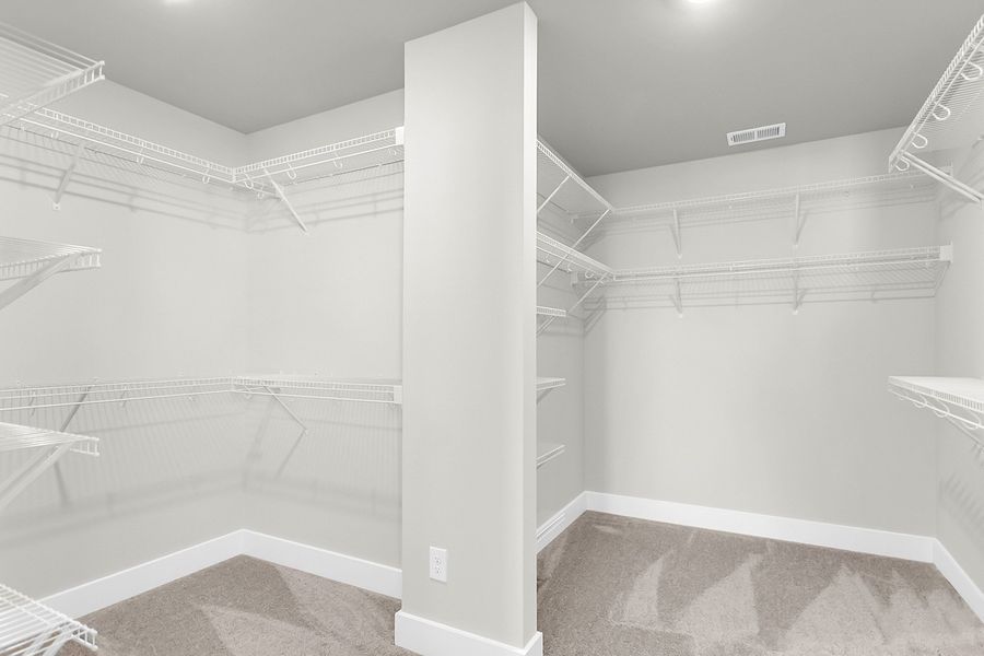 Spacious, unfurnished interior of a new home in Hewing Farms, Summerville (Image 32).