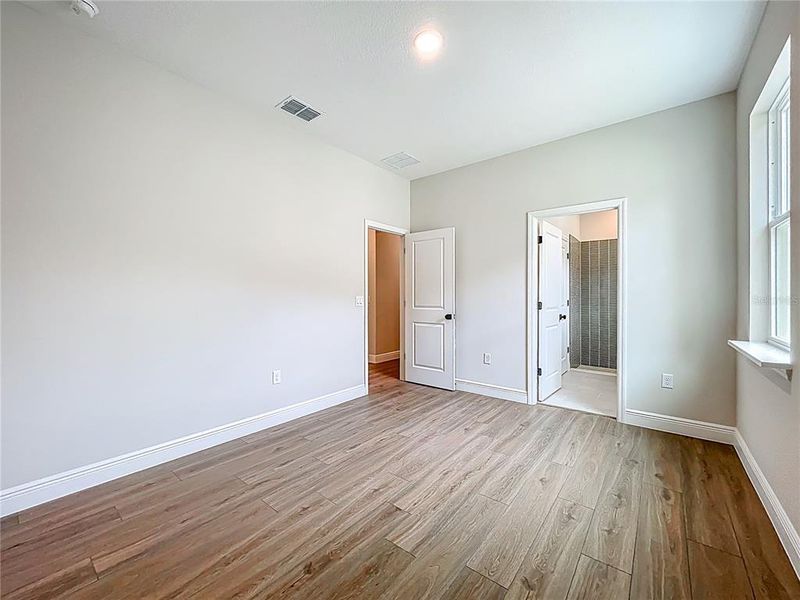 Spacious, unfurnished interior of a new home in , Eustis (Image 20).