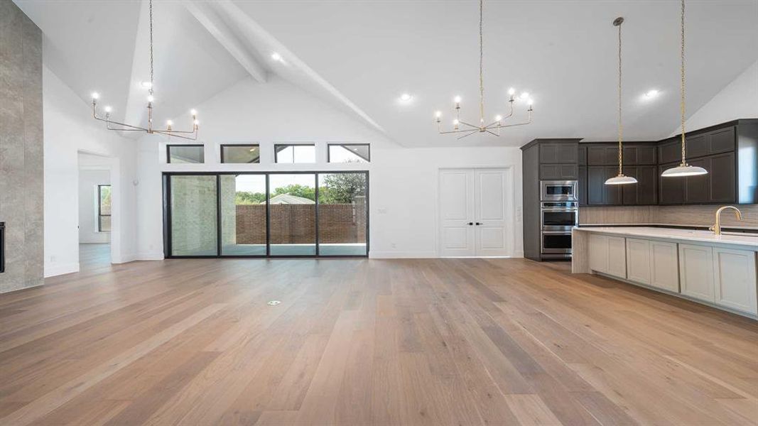 Spacious, unfurnished interior of a new home in Adkins Park 70', Hurst (Image 15).