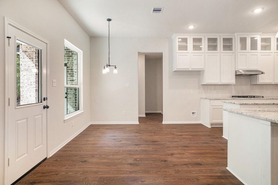 Spacious, unfurnished interior of a new home in Encino Estates, Dayton (Image 24).