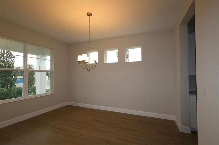 Spacious, unfurnished interior of a new home in Willow Run, Apopka (Image 25).