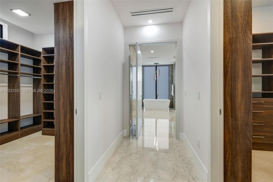 Image 34 of a home in .