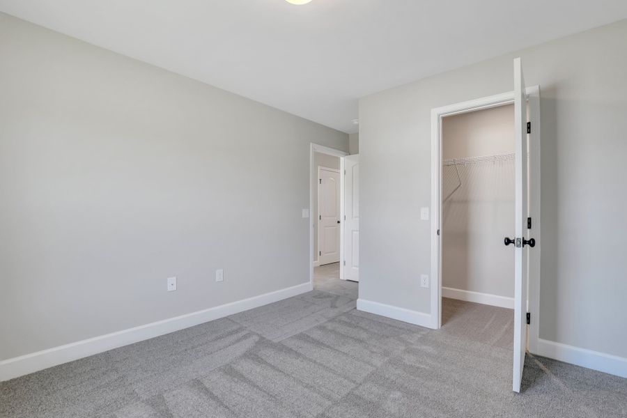 Representative unfurnished interior of a home built from the Sherwood by Ernest Homes in Wexford, Richmond Hill (Image 36).