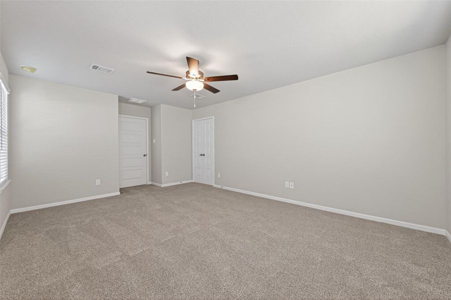 Spacious, unfurnished interior of a new home in Woodland Lakes, Houston (Image 38).