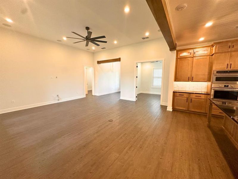 Spacious, unfurnished interior of a new home in , Winter Haven (Image 25).