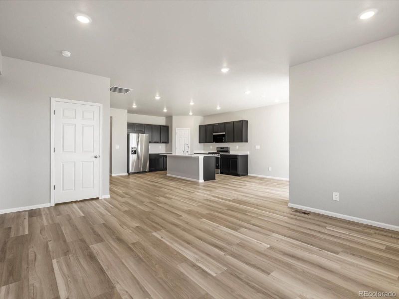 Spacious, unfurnished interior of a new home in Buffalo Highlands: The Canyon Collection, Commerce City (Image 20).