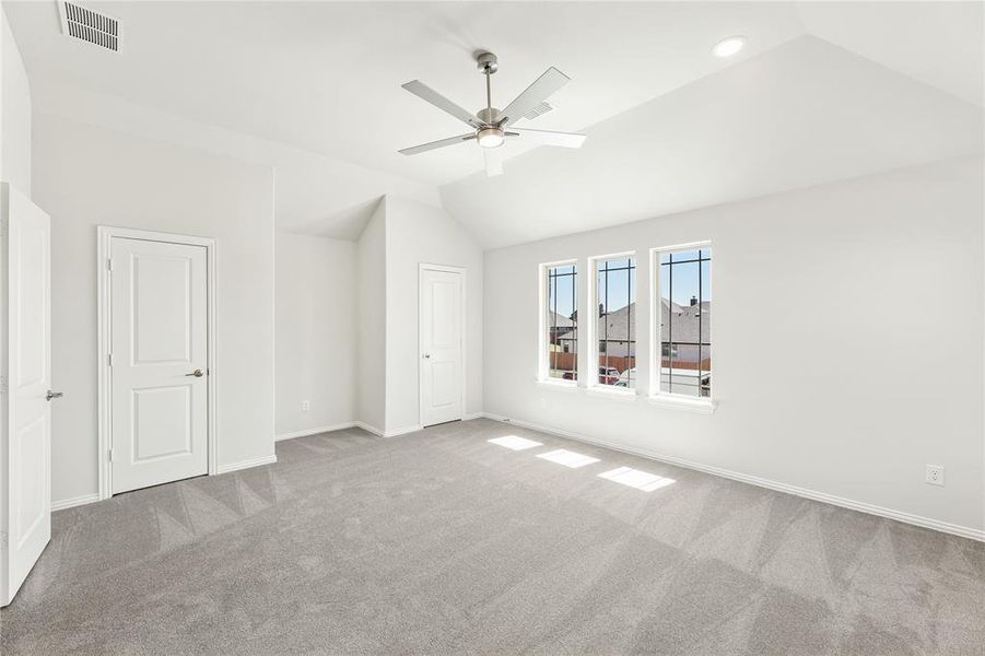 Spacious, unfurnished interior of a new home in Sunrise at Garden Valley, Waxahachie (Image 37). Spacious, unfurnished interior of a new home in Sunrise at Garden Valley, Waxahachie (Image 37).