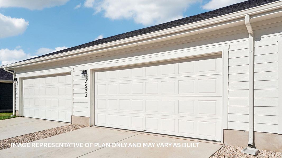 Exterior details and patio area of a home in Avery Centre, Round Rock (Image 16).