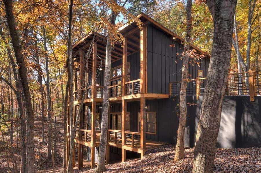 Image 33 of a home in .