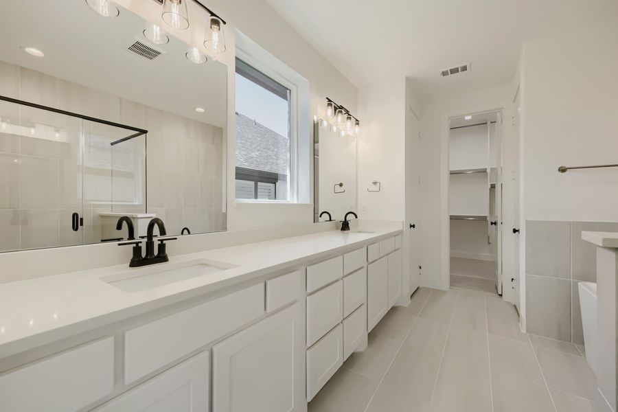1813 Flowerfield - Primary Bathroom